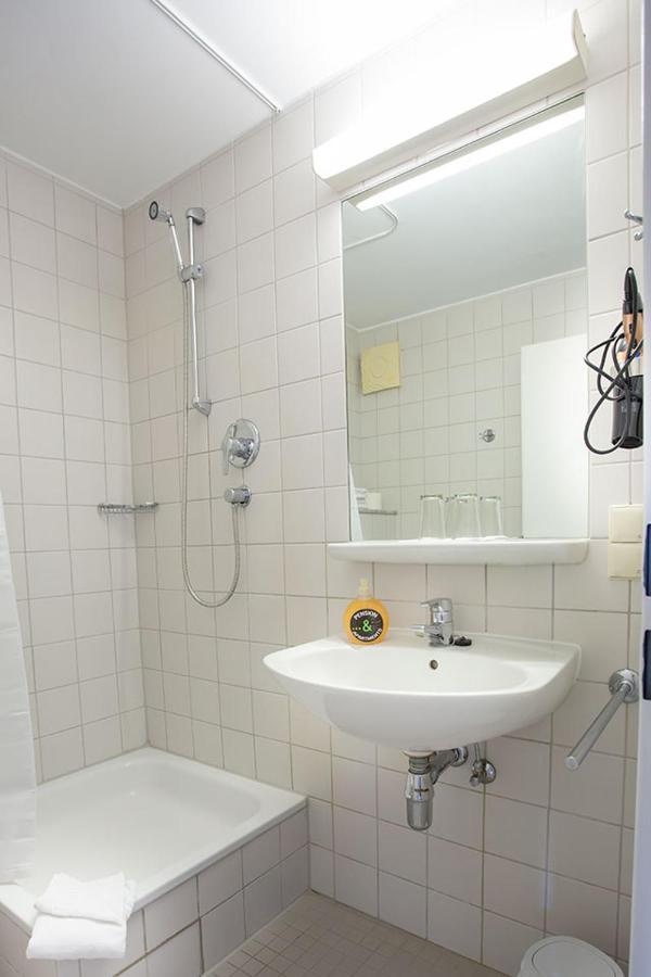 H&h Im Herzen Der Stadt Super Zentral Ruhig Mit Kochnischen Balkon Oder Empore