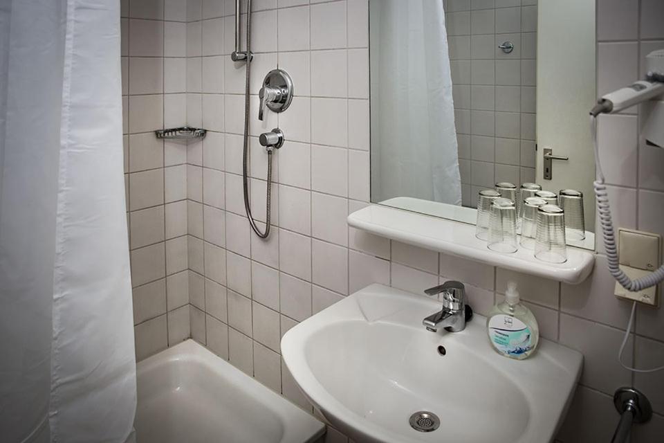H&h Im Herzen Der Stadt Super Zentral Ruhig Mit Kochnischen Balkon Oder Empore Apartment *